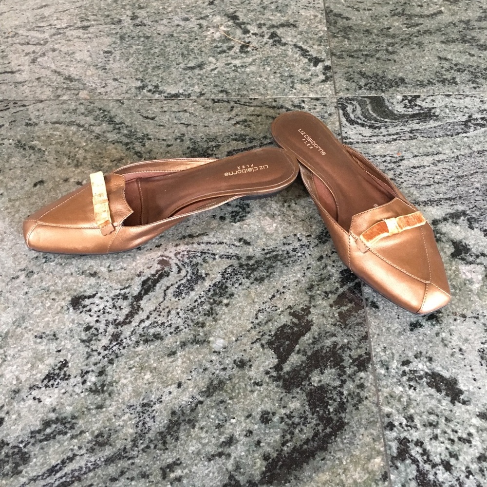 NWOT Leather LIZ CLAIBORNE slip on mules